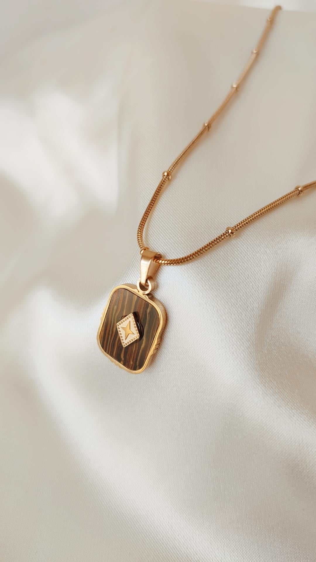 Diamond Wooden Chain