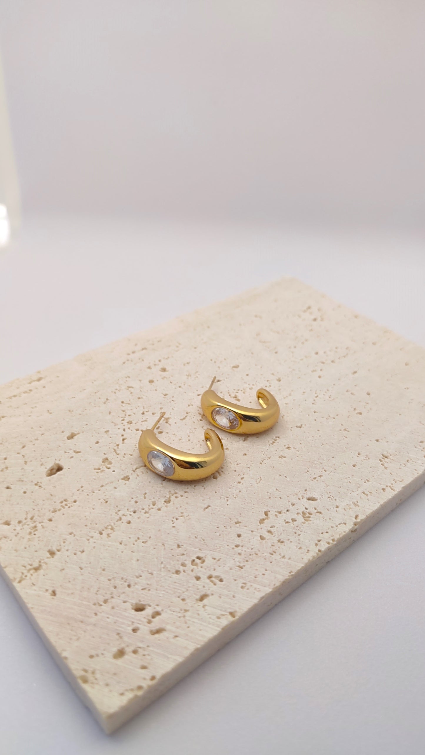 Single Stoned Hoops