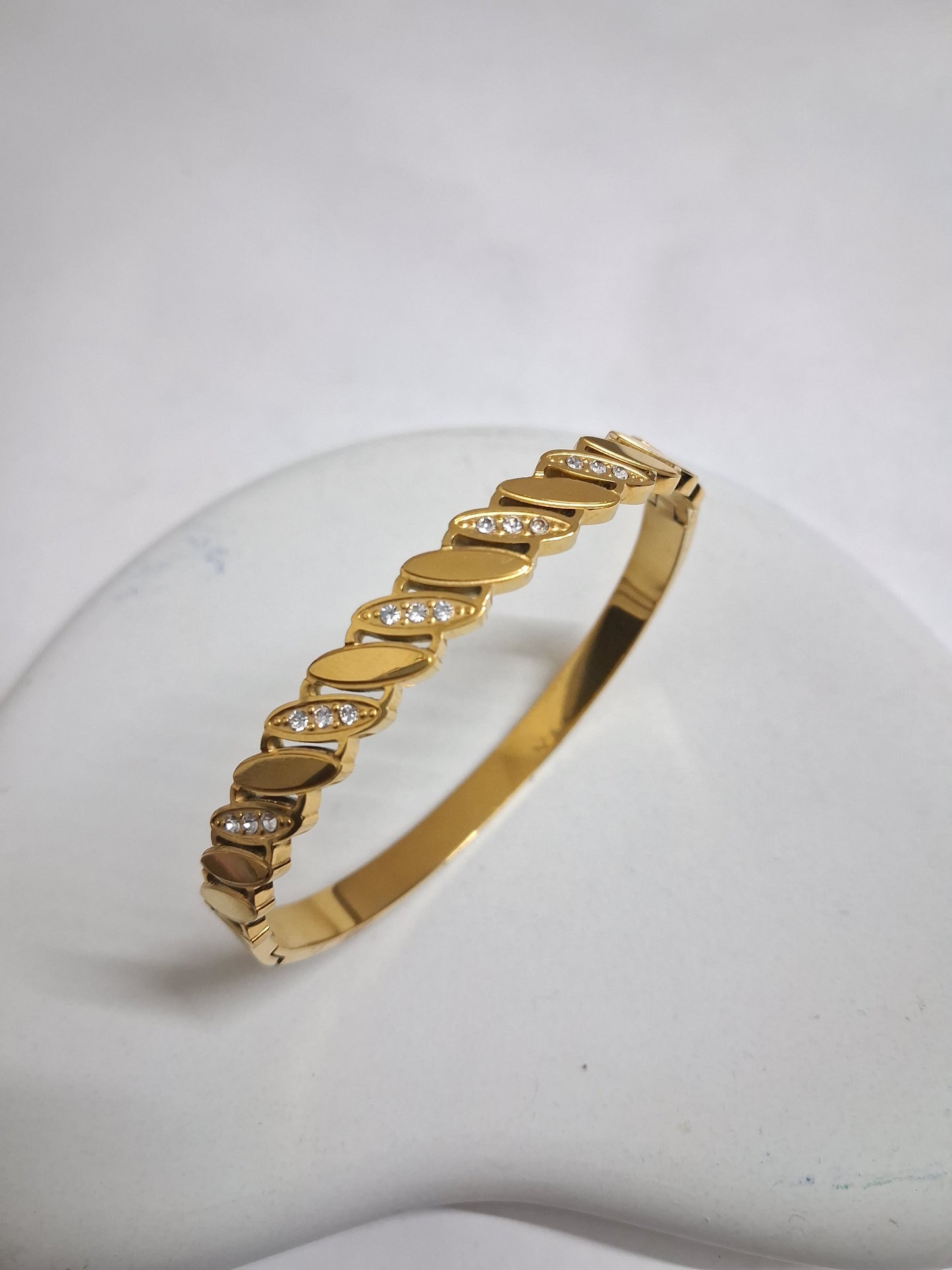 Slanting Oval Designer Bracelet