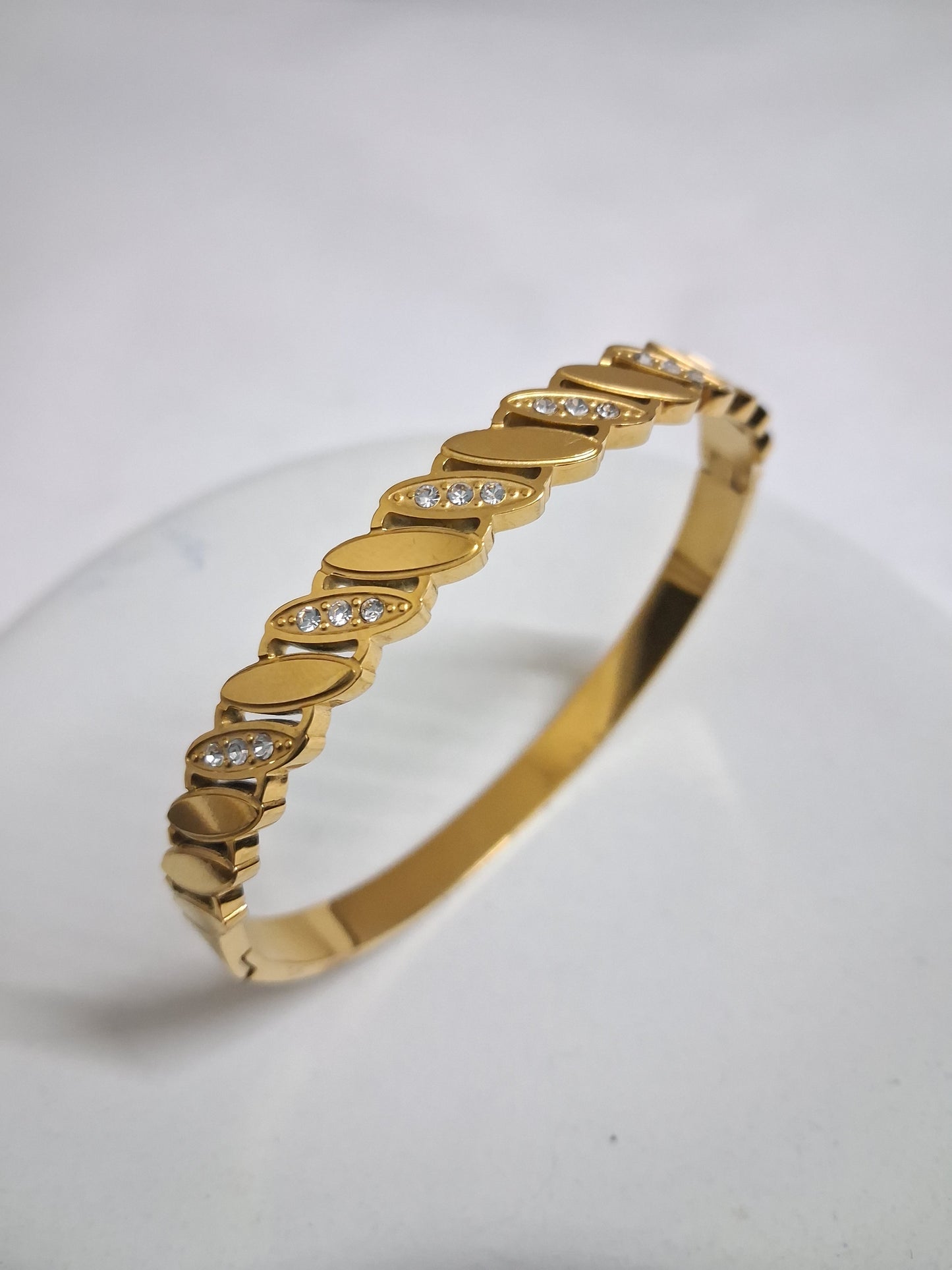 Slanting Oval Designer Bracelet