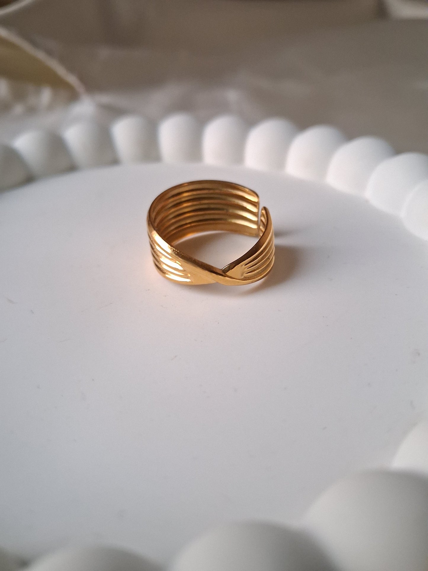 Criss Cross Ring