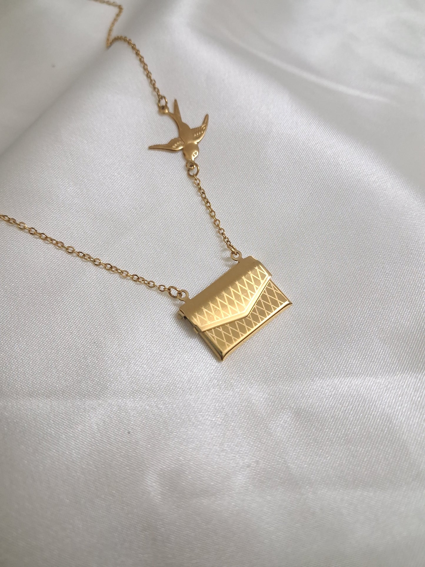 Envelope Chain with a message