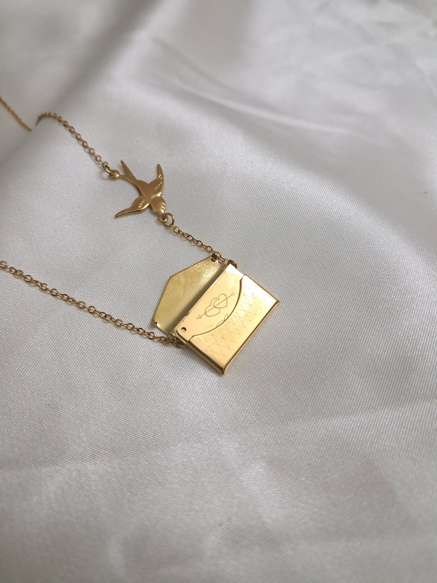 Envelope Chain with a message