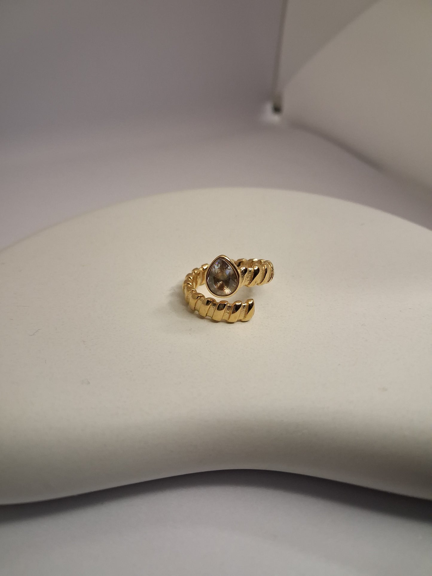 Snake Overlap Ring