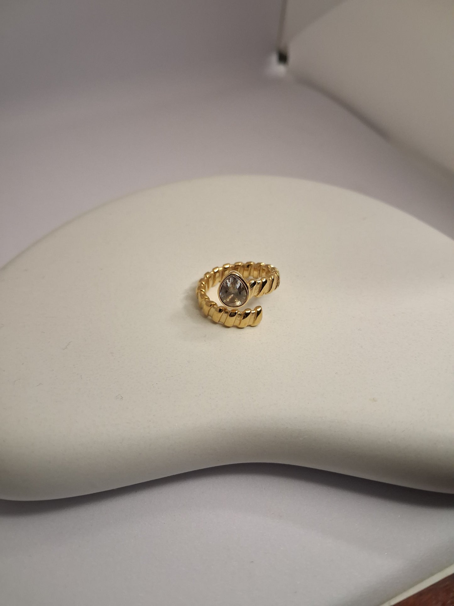Snake Overlap Ring