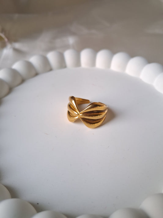 Twisted Bow Ring
