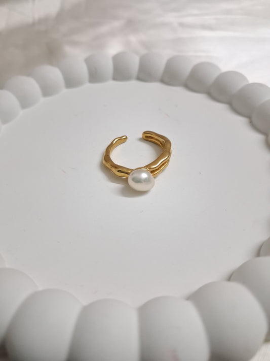 Small Pearl Ring