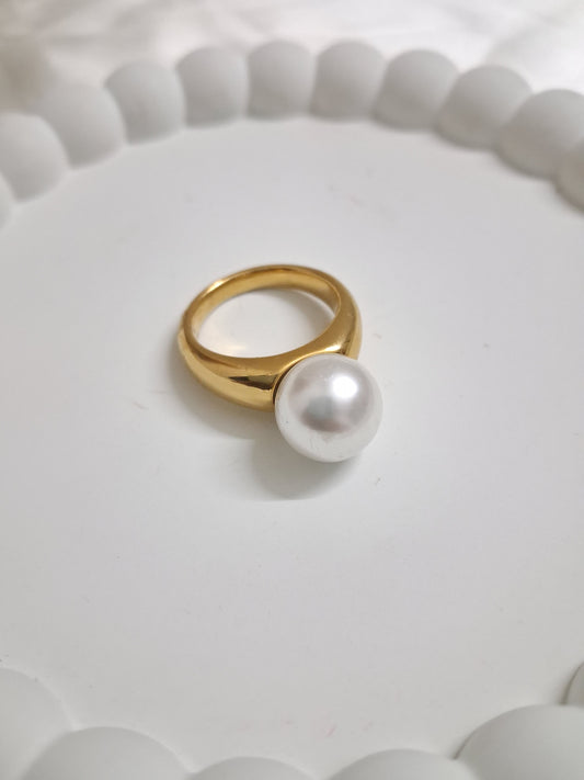 Big Pearl Ring