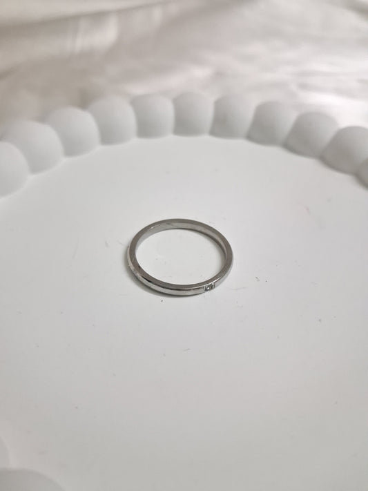 Dainty stoned Ring - Silver