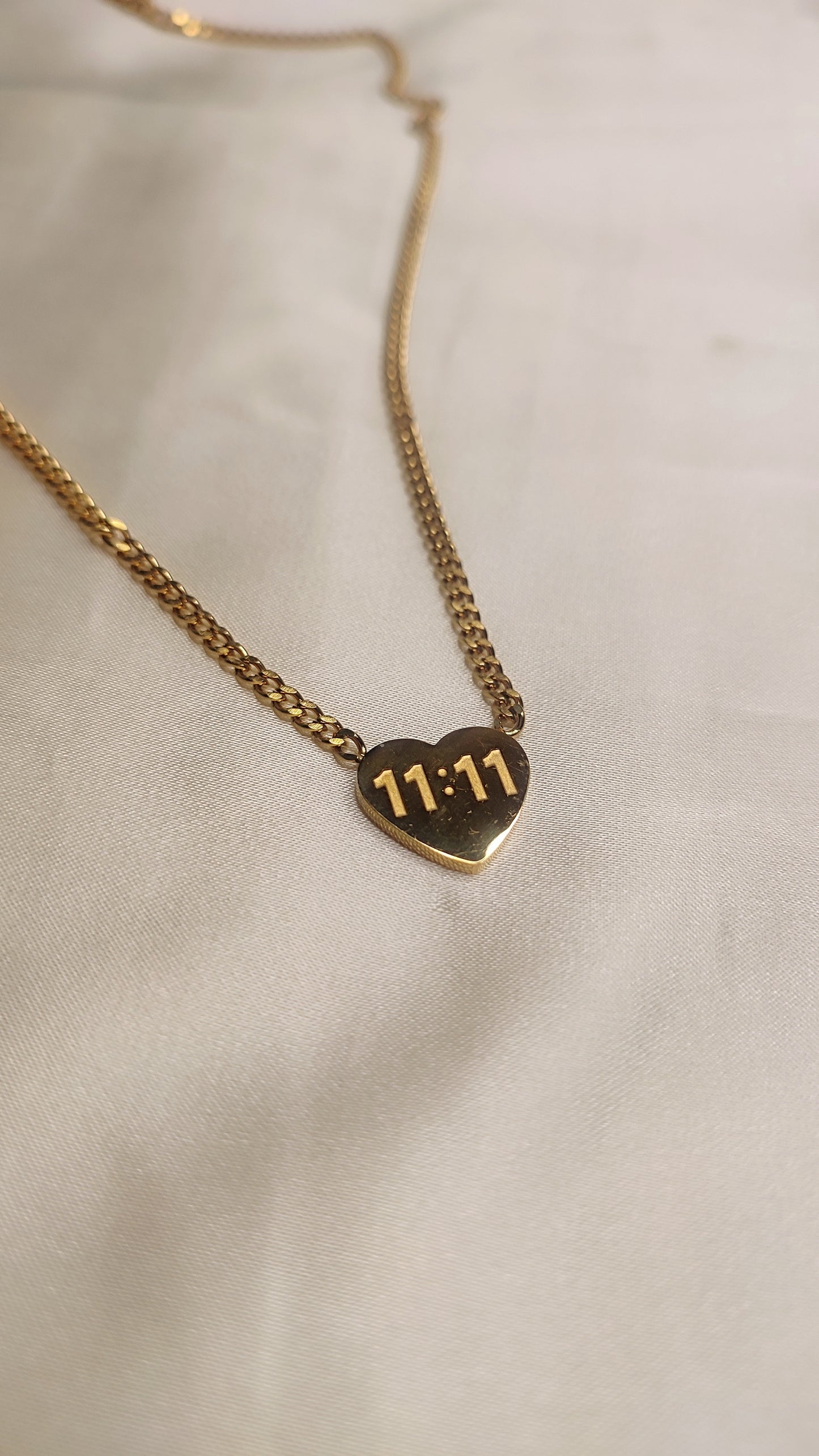 11:11 Heart Chain