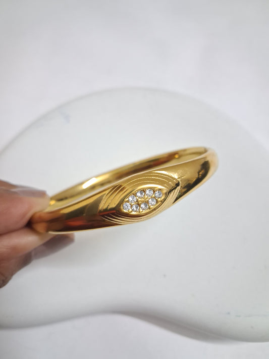 Oval Projected Bracelet