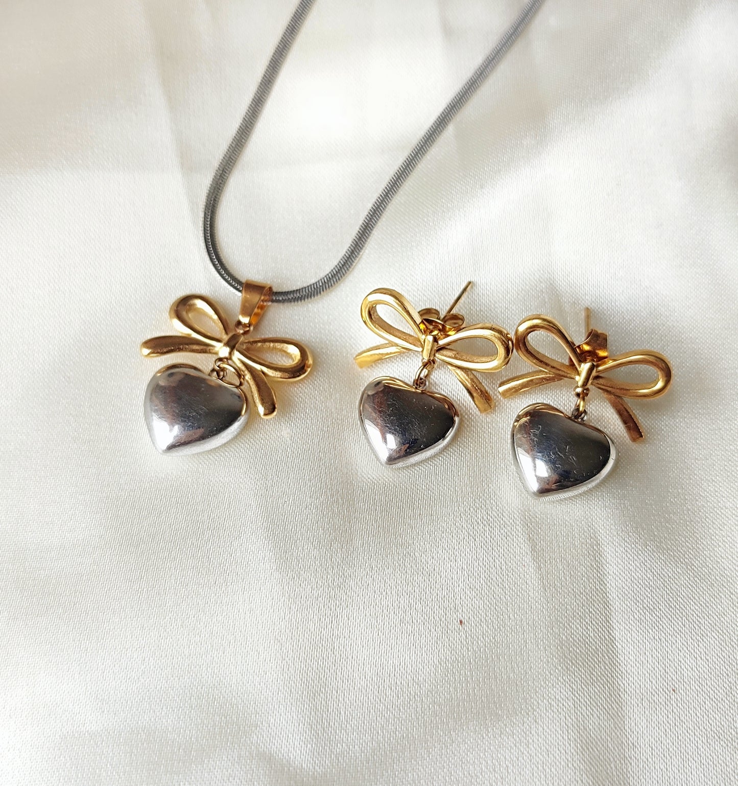 Mixed metal Bow - Heart combo