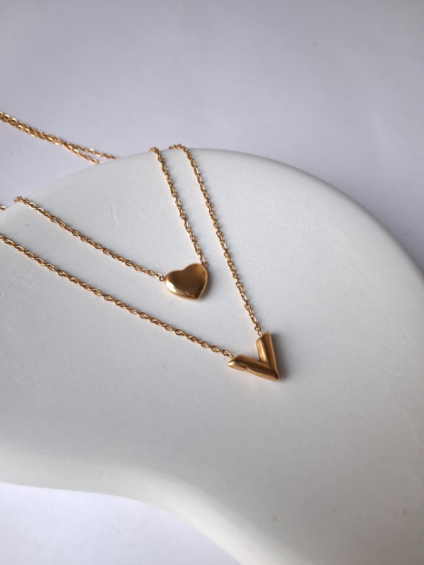 Heart & V layer chain