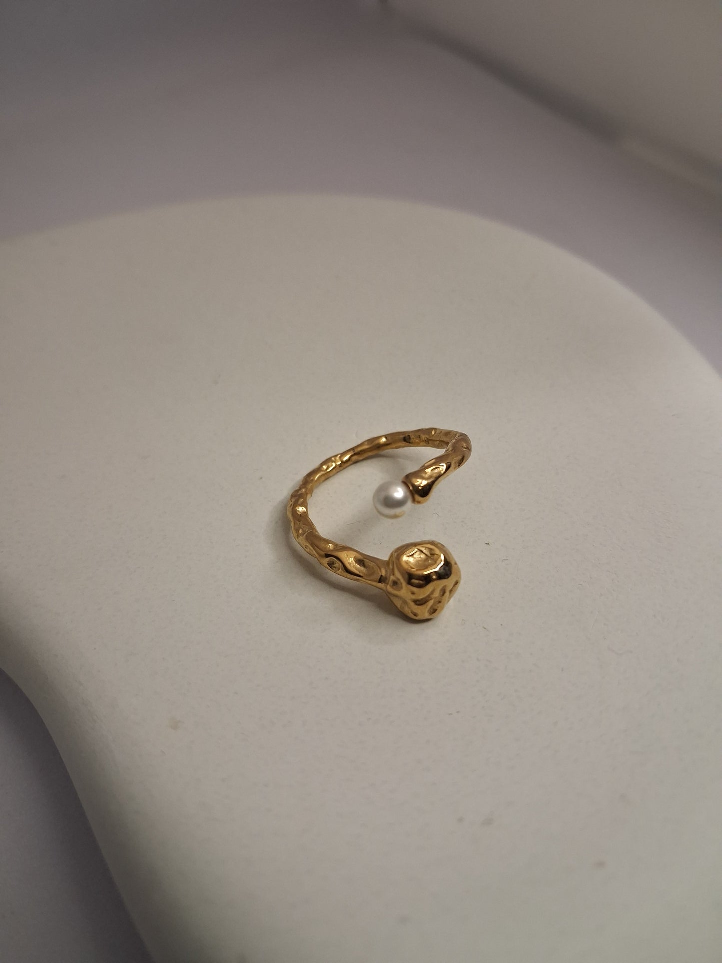 Hammered Ring with Pearl
