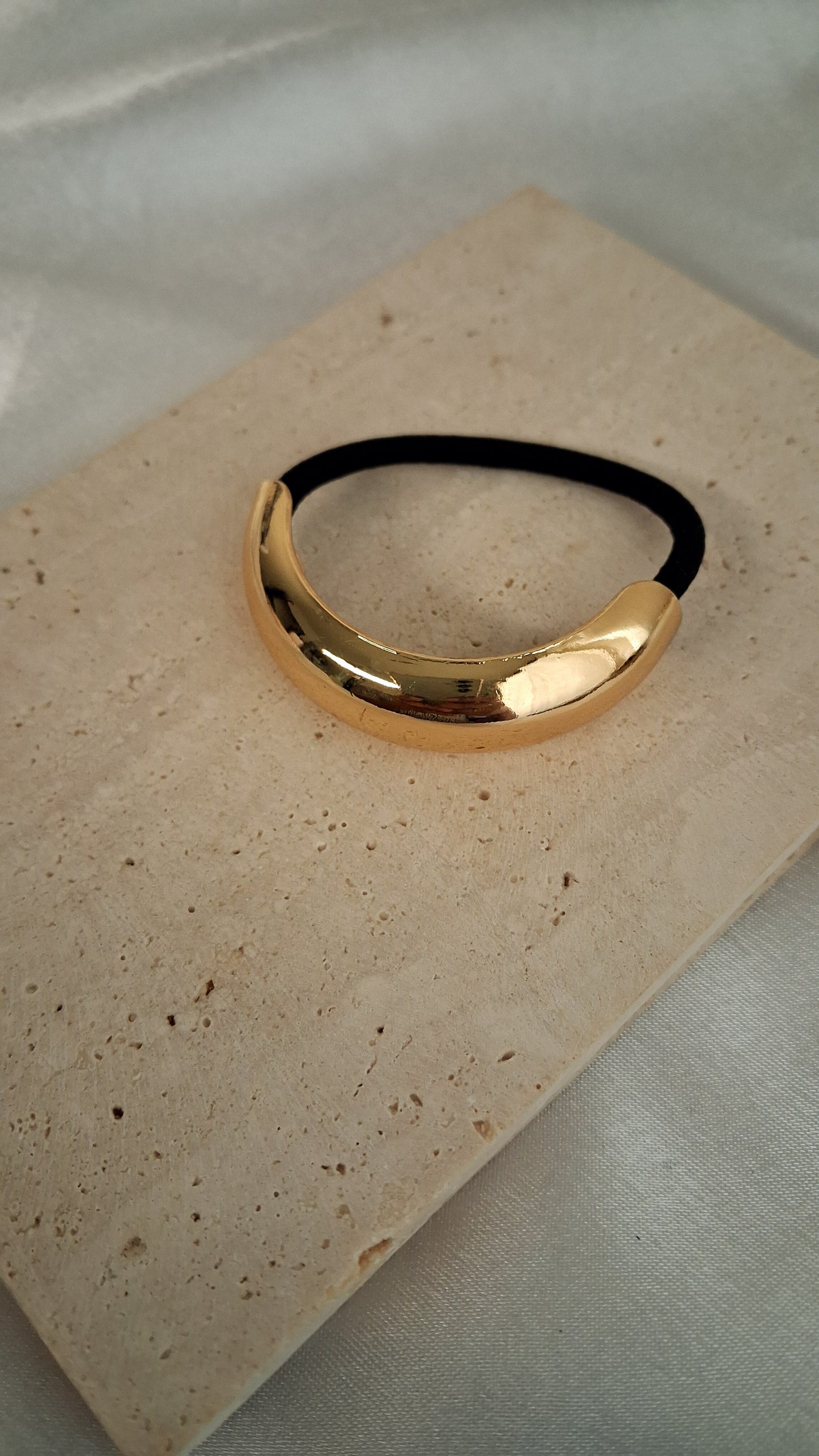 Single Arc Hair Tie