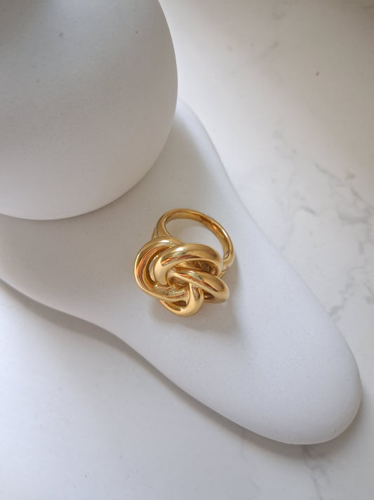Big Knot Ring