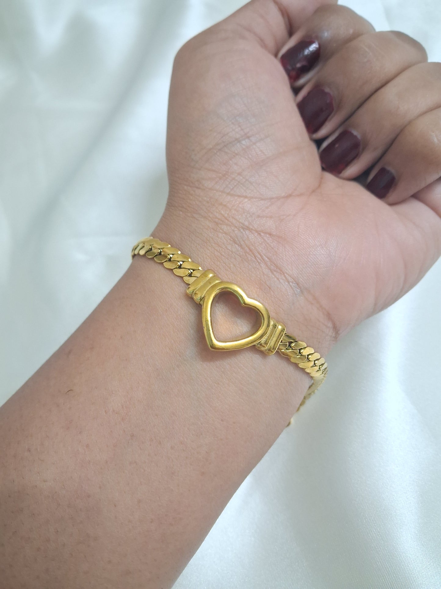 Hollow Heart Chain Bracelet